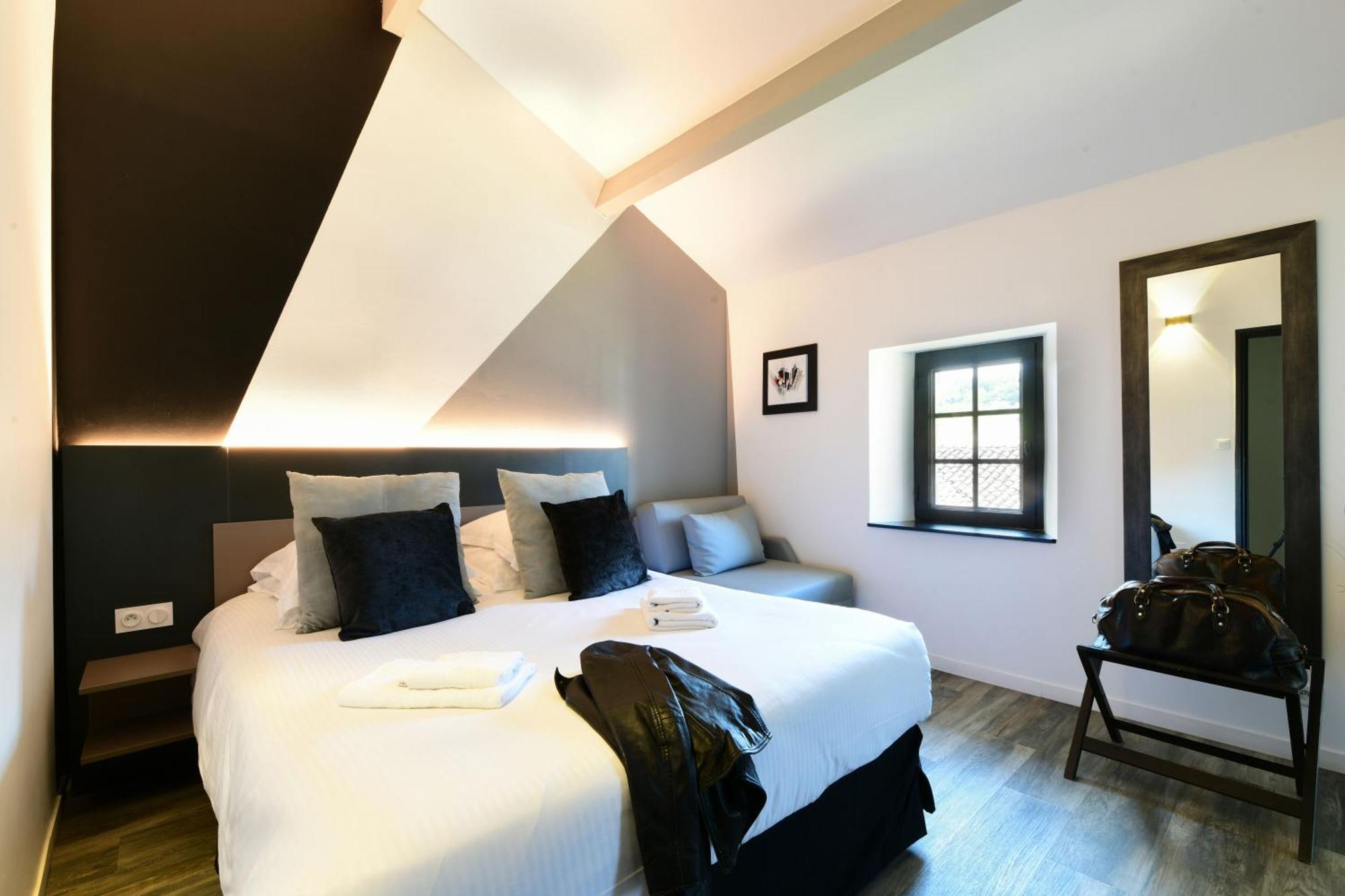 Logis L'Auberge De Larressingle Esterno foto