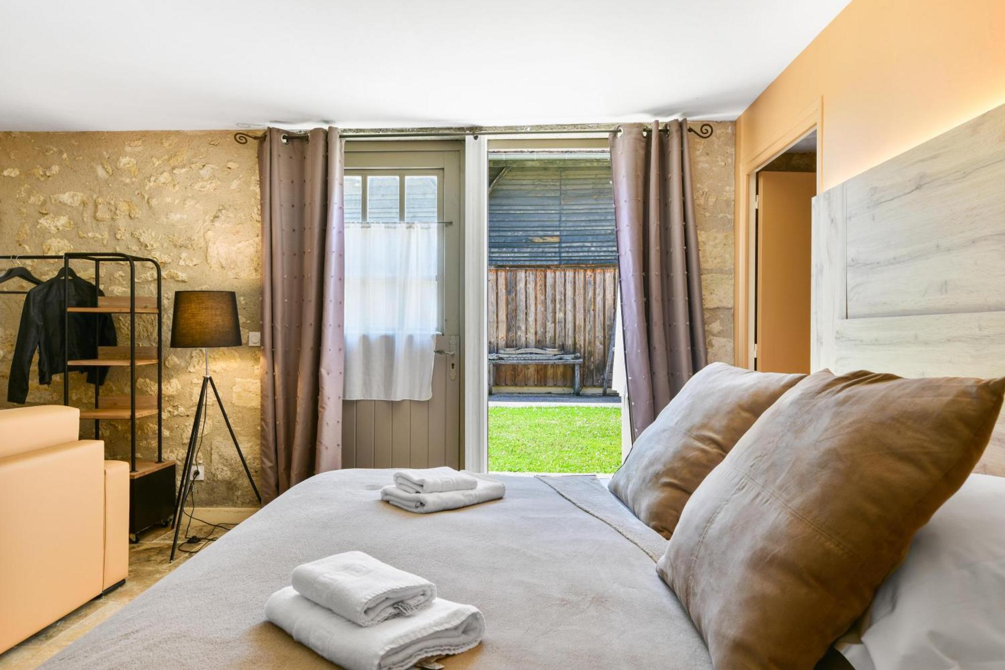 Logis L'Auberge De Larressingle Esterno foto