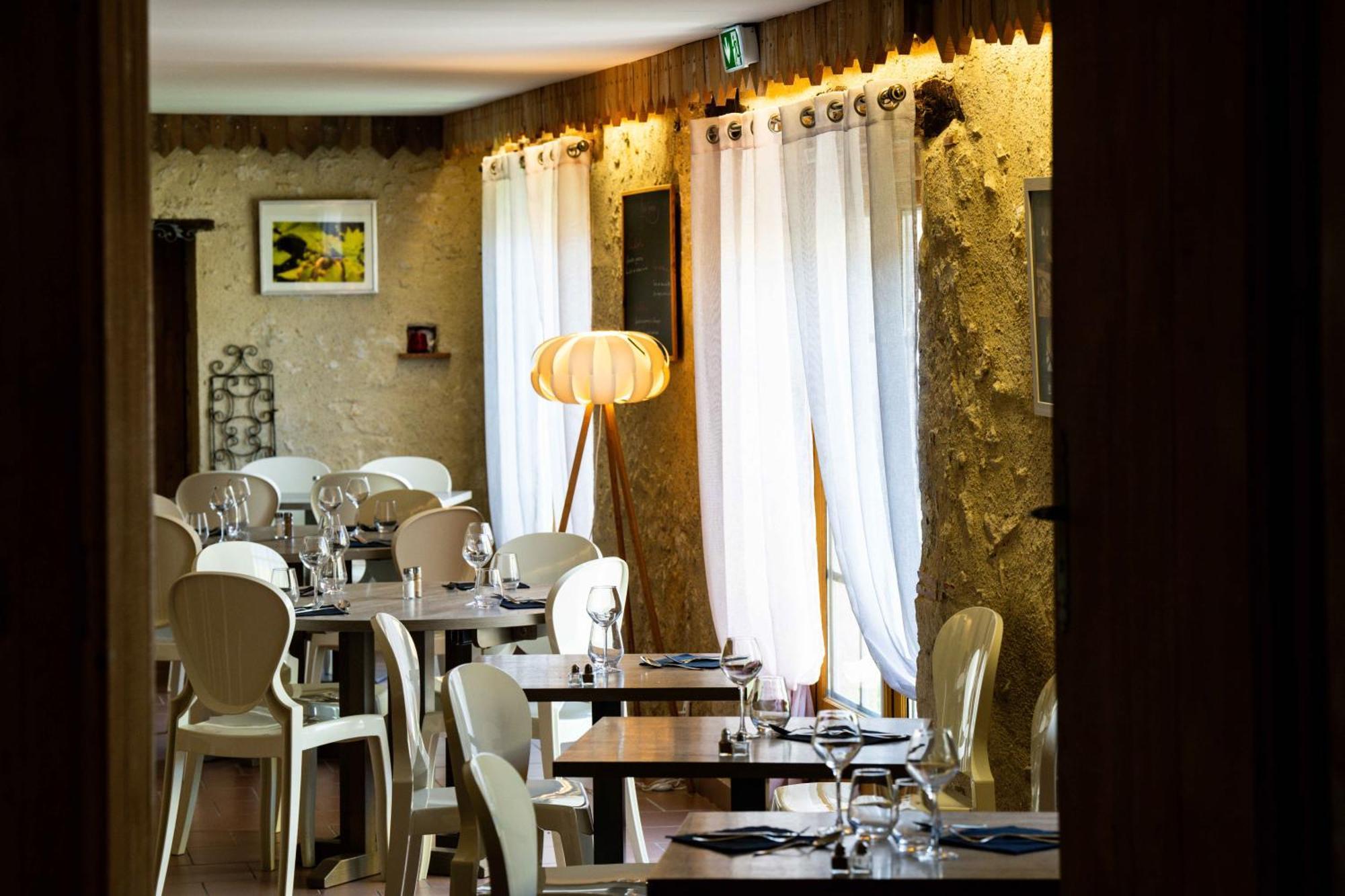 Logis L'Auberge De Larressingle Esterno foto