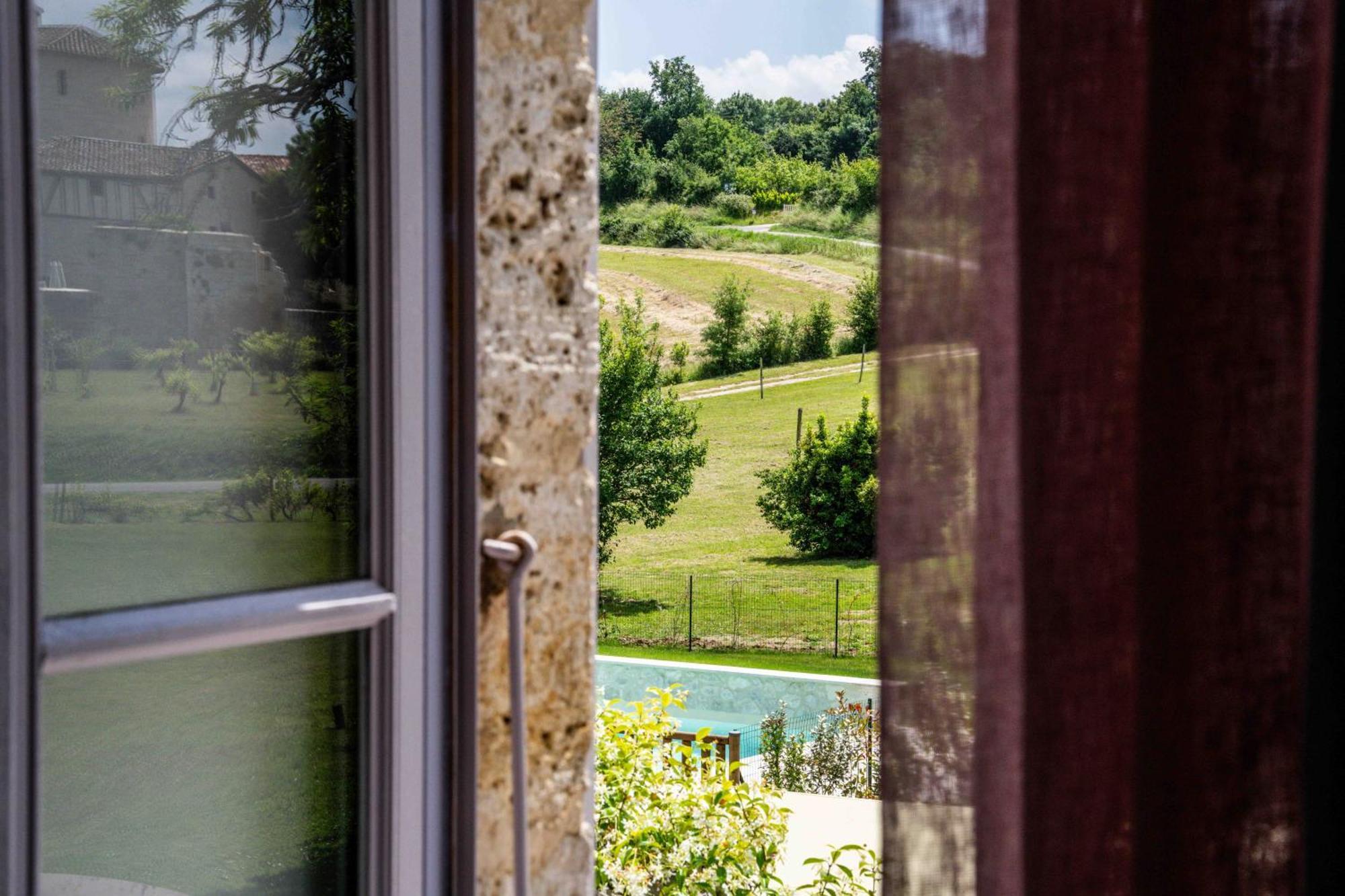 Logis L'Auberge De Larressingle Esterno foto