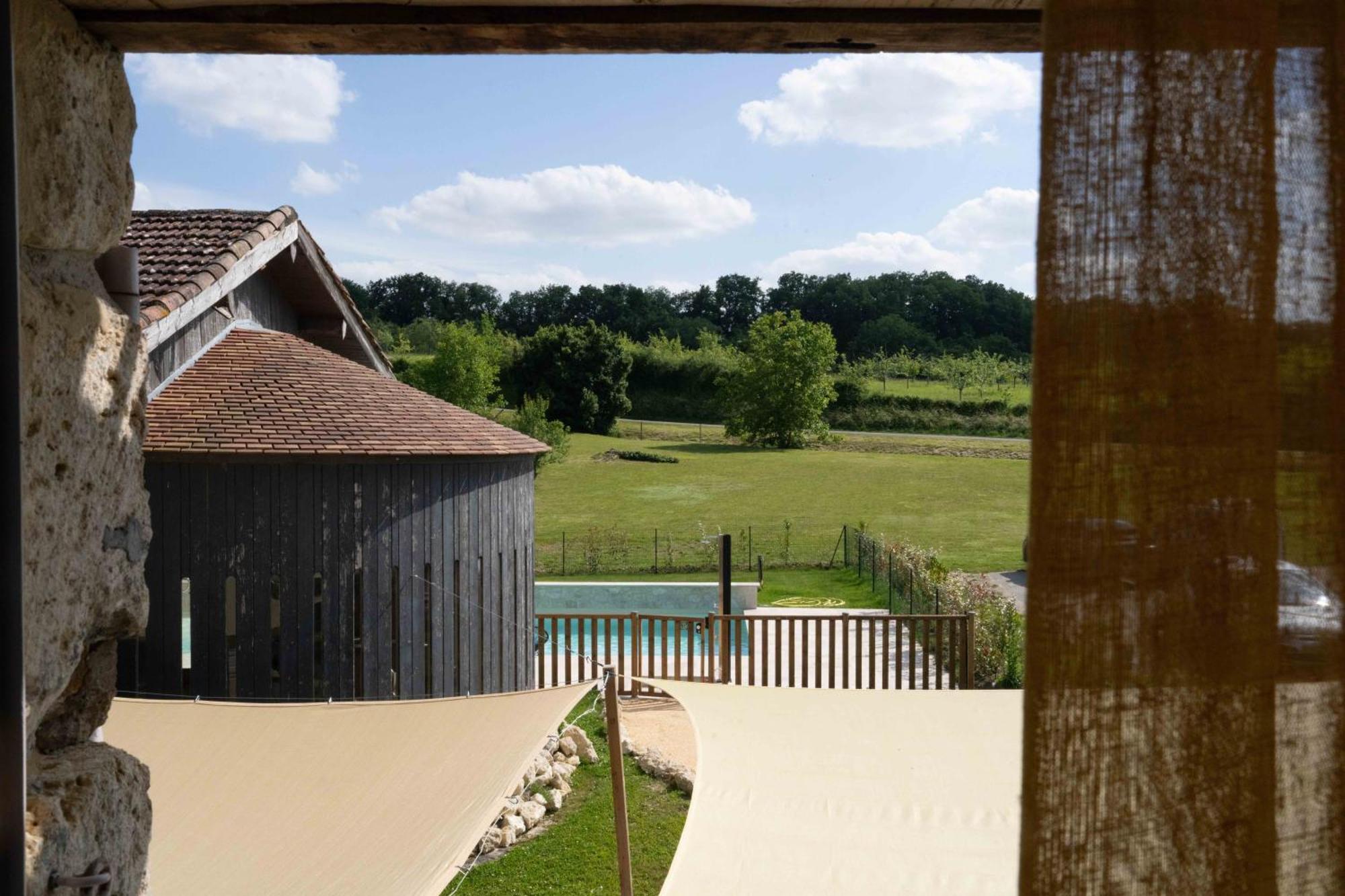 Logis L'Auberge De Larressingle Esterno foto