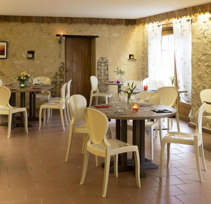 Logis L'Auberge De Larressingle Esterno foto